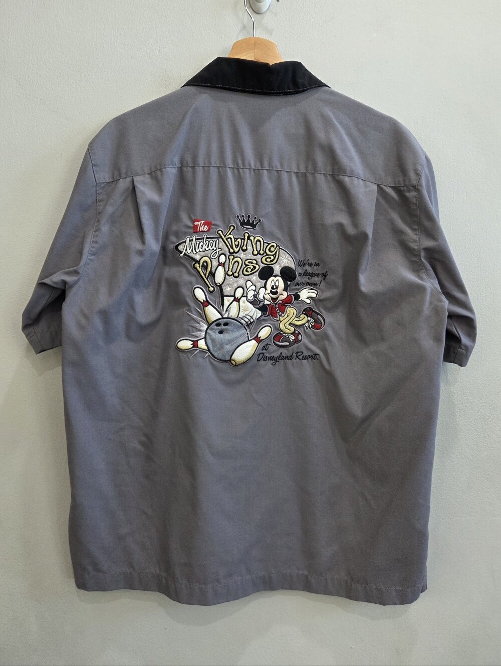 Disneyland Mickey Mouse King Of The Lanes Bowling Button Shirt Men's Size Small
